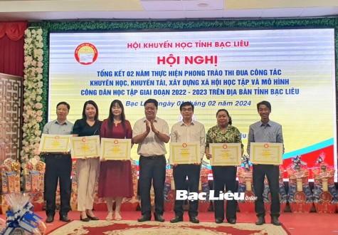 Tổng kết 2 năm thực hiện phong trào thi đua khuyến học, khuyến tài