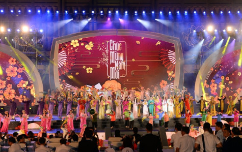 Chủ tịch nước Võ Văn Thưởng tham dự Chương trình giao lưu nghệ thuật Xuân Quê hương 2024