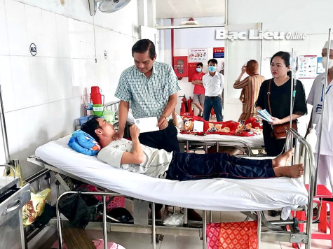 Bảo hiểm xã hội Bạc Liêu: Mang tết ấm đến với bệnh nhân BHYT có hoàn cảnh khó khăn