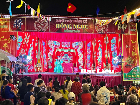 Thương hoài hát bội