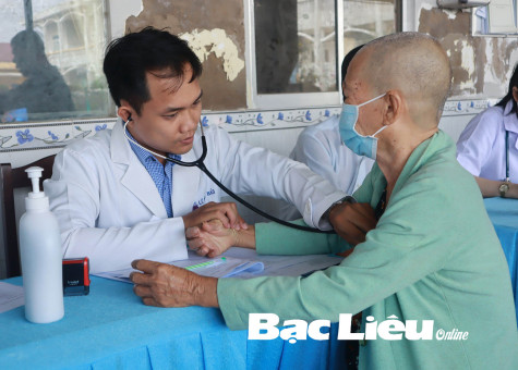 Tinh thần cống hiến lặng thầm của người bác sĩ trẻ