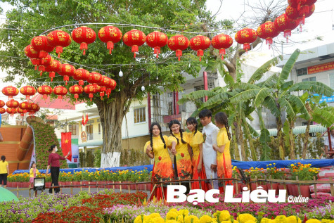 Giới trẻ với trào lưu mặc trang phục truyền thống