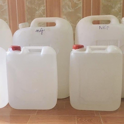 Từ chuyện uống rượu gây ngộ độc - nói chuyện quản lý việc mua bán rượu truyền thống
