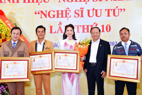 4 nghệ sĩ Bạc Liêu được Chủ tịch nước trao danh hiệu Nghệ sĩ ưu tú