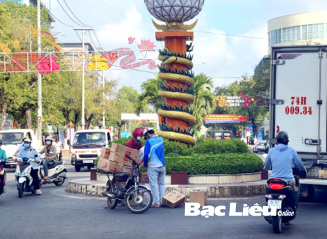 Giúp người giữa đường