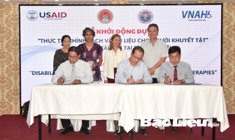 Khởi động Dự án “Thực thi chính sách và trị liệu cho người khuyết tật”