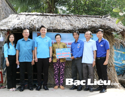 TÍCH CỰC THỰC HIỆN TỐT CÁC CHÍNH SÁCH HỖ TRỢ HỘ NGHÈO VÀ CẬN NGHÈO