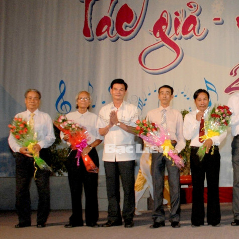 Nhớ về soạn giả Thanh Quang...