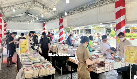 Gần 44.000 cuốn sách phục vụ bạn đọc tại Hội sách Bạc Liêu