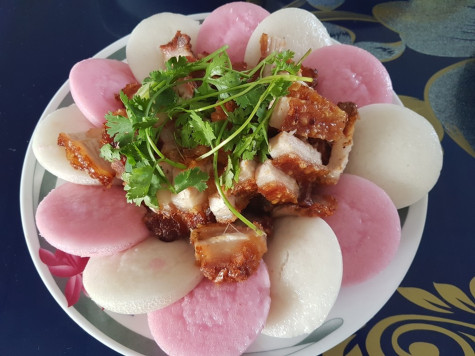 Ngất ngây với​ bánh bò - heo quay