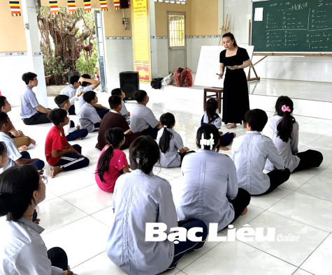 Cô giáo đặc biệt của trẻ em nghèo