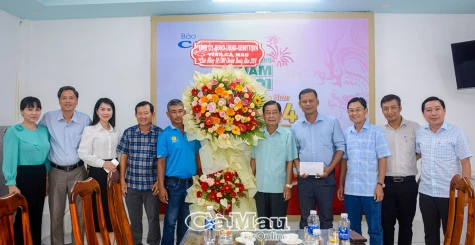 Ban Dân tộc tỉnh chúc Tết Chôl Chnăm Thmây tại báo Cà Mau