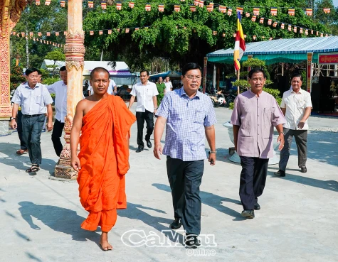 Lãnh đạo tỉnh Cà Mau chúc Tết tại chùa Rạch Giồng và chùa Monivongsa Bopharam