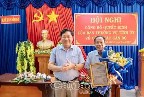 Đồng chí Huỳnh Văn Hiền giữ chức Bí thư Huyện uỷ Đầm Dơi