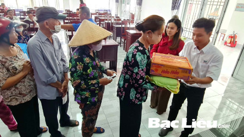 Hội Chữ thập đỏ Phường 7: Cầu nối vững vàng trong hoạt động từ thiện