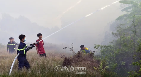 Cháy đất nông nghiệp có rừng tại Khánh An