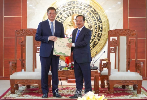 Lãnh đạo tỉnh Cà Mau đón tiếp Tổng lãnh sự Trung Quốc