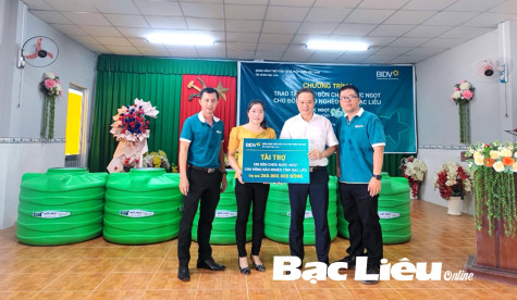 BIDV Bạc Liêu tài trợ 200 bồn chứa nước ngọt cho hộ nghèo
