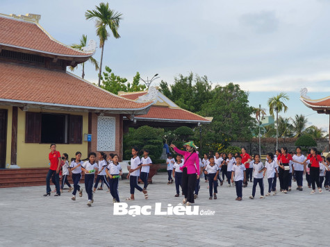 Chơi... để học