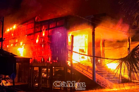 Thêm 1 vụ cháy nhà dân tại xã Đất Mũi, huyện Ngọc Hiển