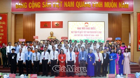 Bà Mai Thị Thuỳ Trang tiếp tục giữ chức danh Chủ tịch Uỷ ban MTTQ Việt Nam TP Cà Mau khoá XIII
