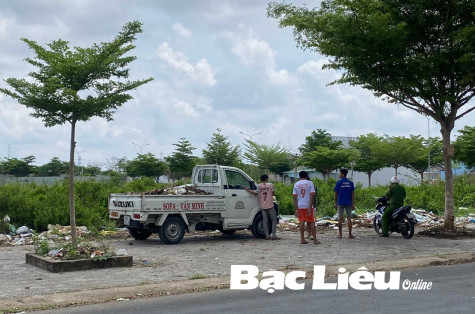 Xử lý nạn đổ trộm rác thải: Cần chế tài đủ sức răn đe