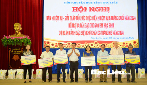 Tiếp sức trẻ em nghèo để​ xây dựng xã hội học tập