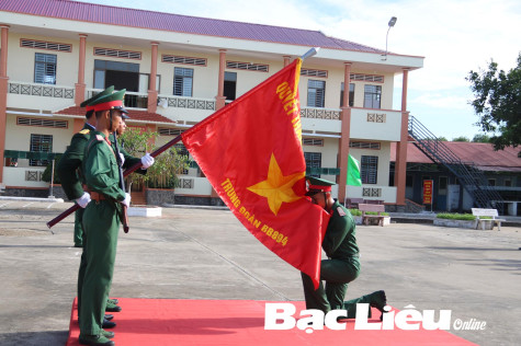 Chiến sĩ mới trong lễ tuyên thệ thiêng liêng