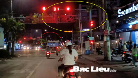 Vượt đèn đỏ - Cần phải được xử lý nghiêm