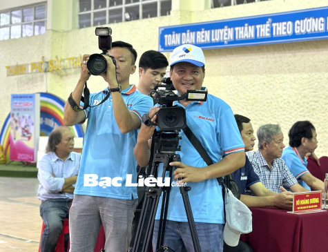 Chuyện kể phía sau ống kính máy quay