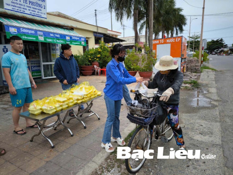 Ấm lòng mô hình “Hộp cơm 0 đồng”