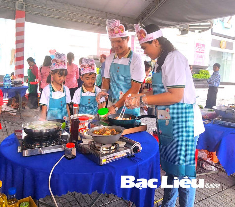 Tổ chức Hội thi nấu ăn kỷ niệm Ngày Gia đình Việt Nam (28/6)