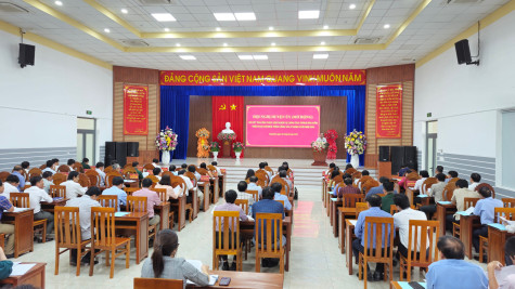 Huyện ủy Đông Hải sơ kết 6 tháng đầu năm 2024