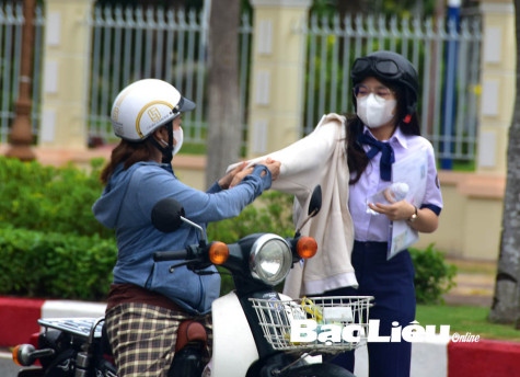 Những ân tình ngoài cánh cổng trường thi