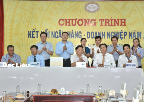 Tạo mọi điều kiện thuận lợi cho khách hàng tiếp cận nguồn vốn tín dụng