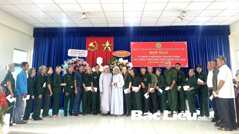 TP. Bạc Liêu:  Họp mặt và trao quà nhân kỷ niệm Ngày truyền thống lực lượng Thanh niên xung phong Việt Nam