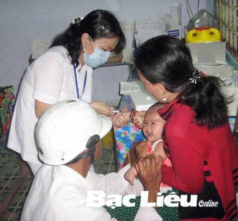Đã tiêm vắc-xin phòng bạch hầu, có phải tiêm nhắc lại?