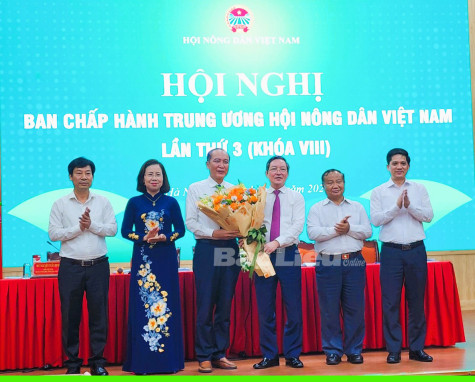 Đồng chí Phan Như Nguyện được bầu giữ chức Phó Chủ tịch Hội Nông dân Việt Nam