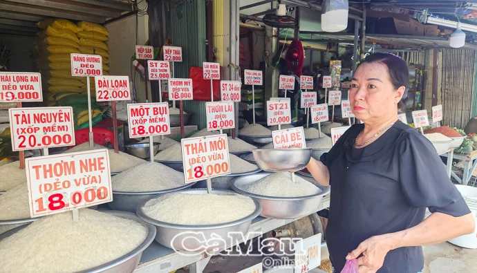 Giá gạo ổn định, giá vàng tăng