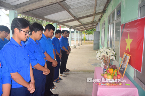 Tuổi trẻ TP. Bạc Liêu: Lập bàn thờ tưởng nhớ Tổng Bí thư Nguyễn Phú Trọng