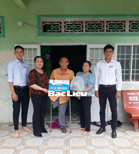 Hội LHPN các cấp huyện Phước Long trao 28 ao cá tình nghĩa