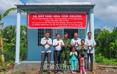 Trưởng công an xã xây nhà cho dân nghèo