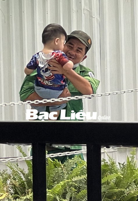 Nụ cười của con