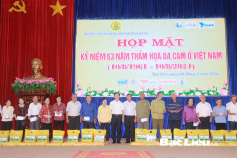 Chung sức khắc phục hậu quả và giúp nạn nhân chất độc da cam