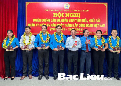 Nâng chất phong trào thi đua trong công nhân, viên chức, lao động