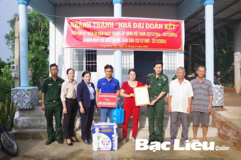 Những mái ấm thắm tình quân dân