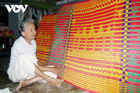 Nghề dệt chiếu Cà Hom được đưa vào danh mục Di sản văn hóa phi vật thể quốc gia