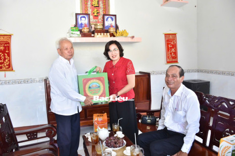 Liên minh HTX 2 tỉnh Bạc Liêu và Ninh Bình: Thăm hỏi cán bộ hưu trí là người Ninh Bình đang sinh sống tại TP. Bạc Liêu