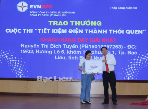 Trao thưởng Cuộc thi “Tiết kiệm điện thành thói quen” và “Tiết kiệm điện - Tiết kiệm tiền”