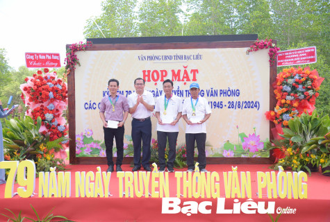 Họp mặt kỷ niệm 79 năm Ngày truyền thống Văn phòng cơ quan hành chính nhà nước